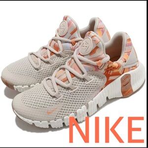 Nike Metcons Cream/Orange